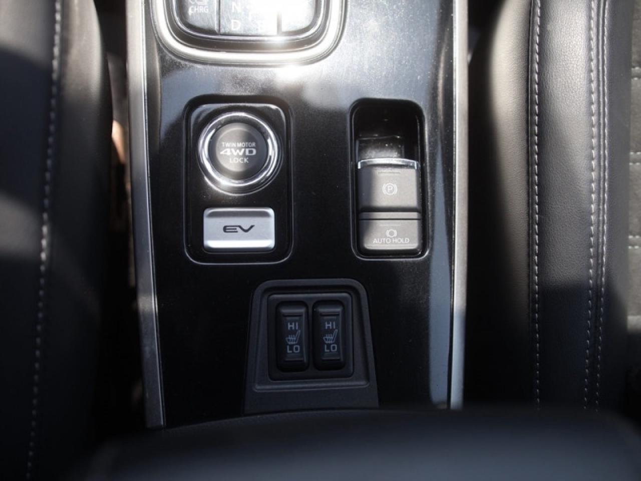 2020 Mitsubishi Outlander Phev SE  **14 SERVICE RECORDS** Photo