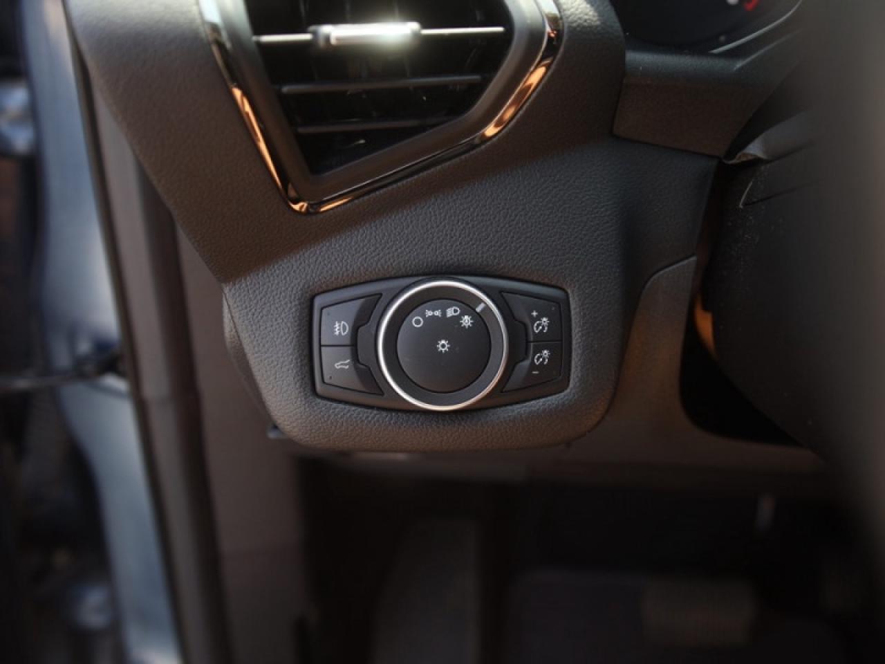 2018 Ford Escape SEL  **CANADIAN TOURING PACKAGE** Photo