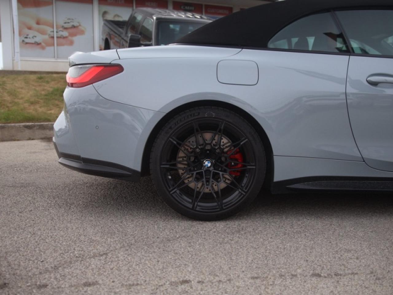 2022 BMW M4 Competition xDrive  **PRISTINE - LOW KMS** Photo