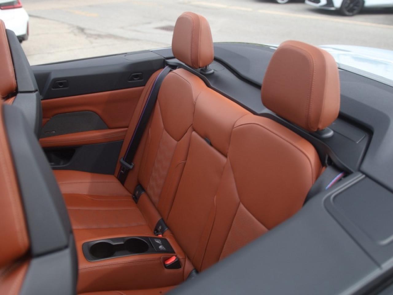 2022 BMW M4 Competition xDrive  **PRISTINE - LOW KMS** Photo