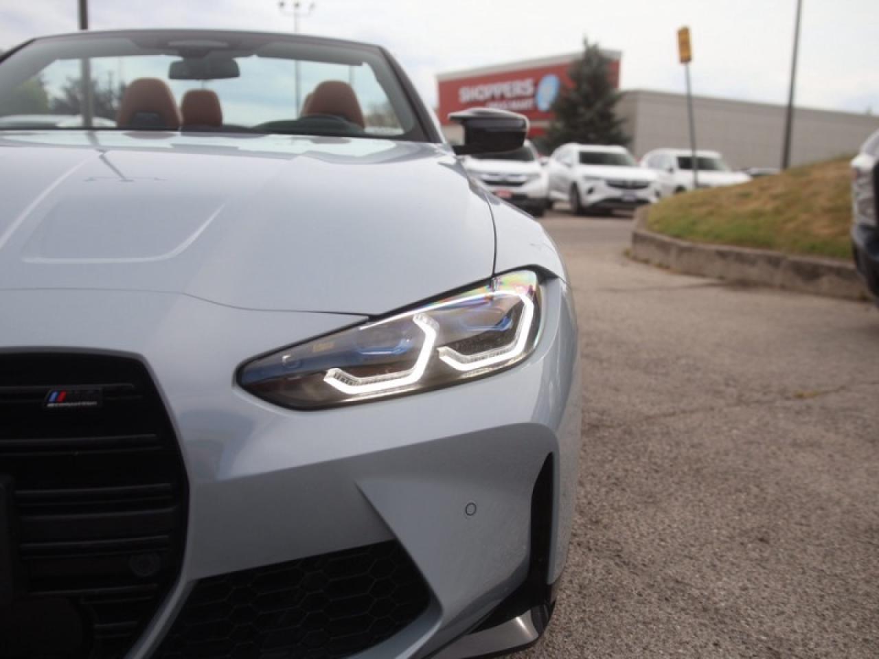 2022 BMW M4 Competition xDrive  **PRISTINE - LOW KMS** Photo