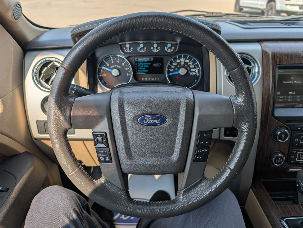 2014 Ford F-150 Lariat Photo5