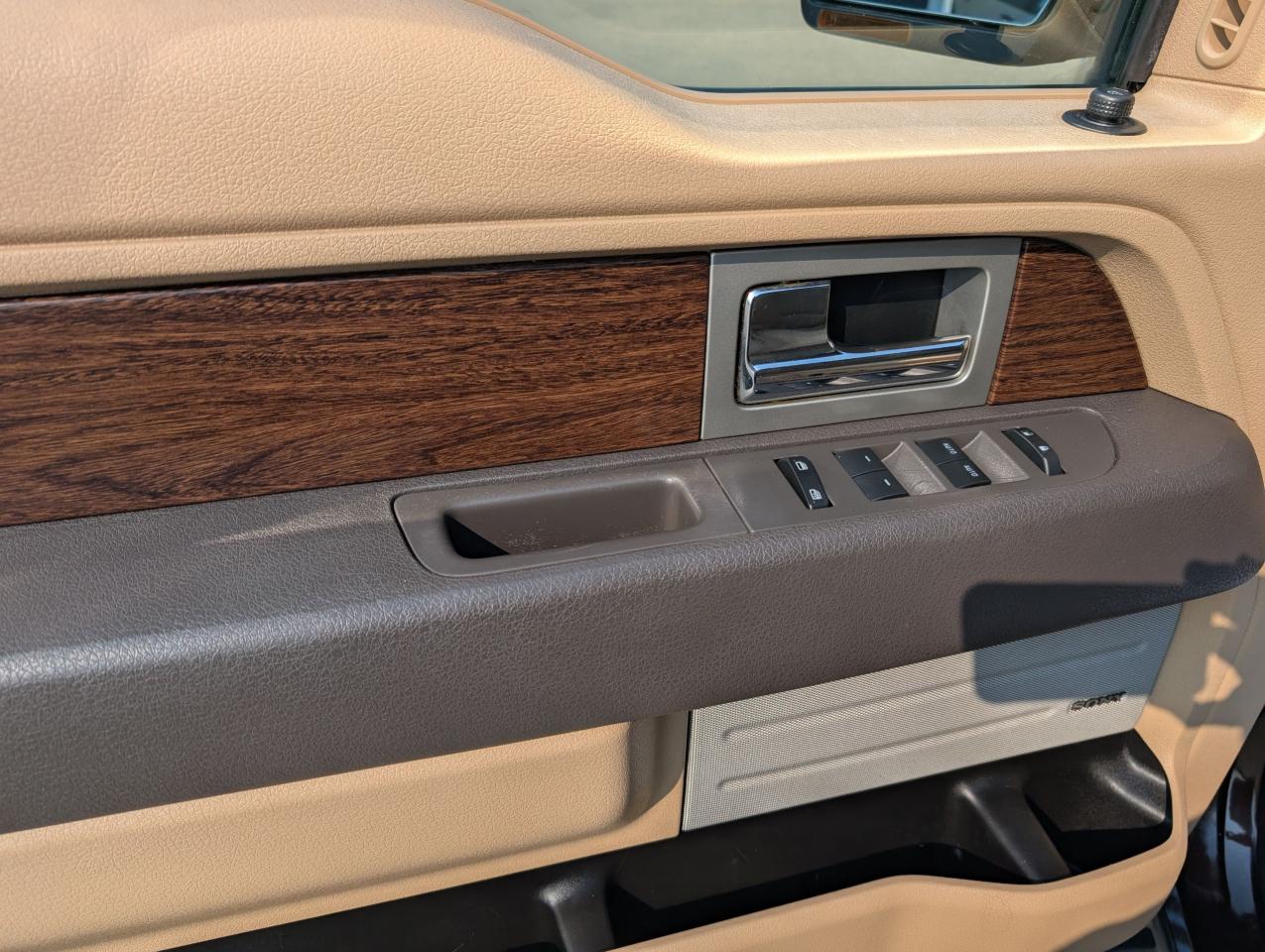 2014 Ford F-150 Lariat Photo5