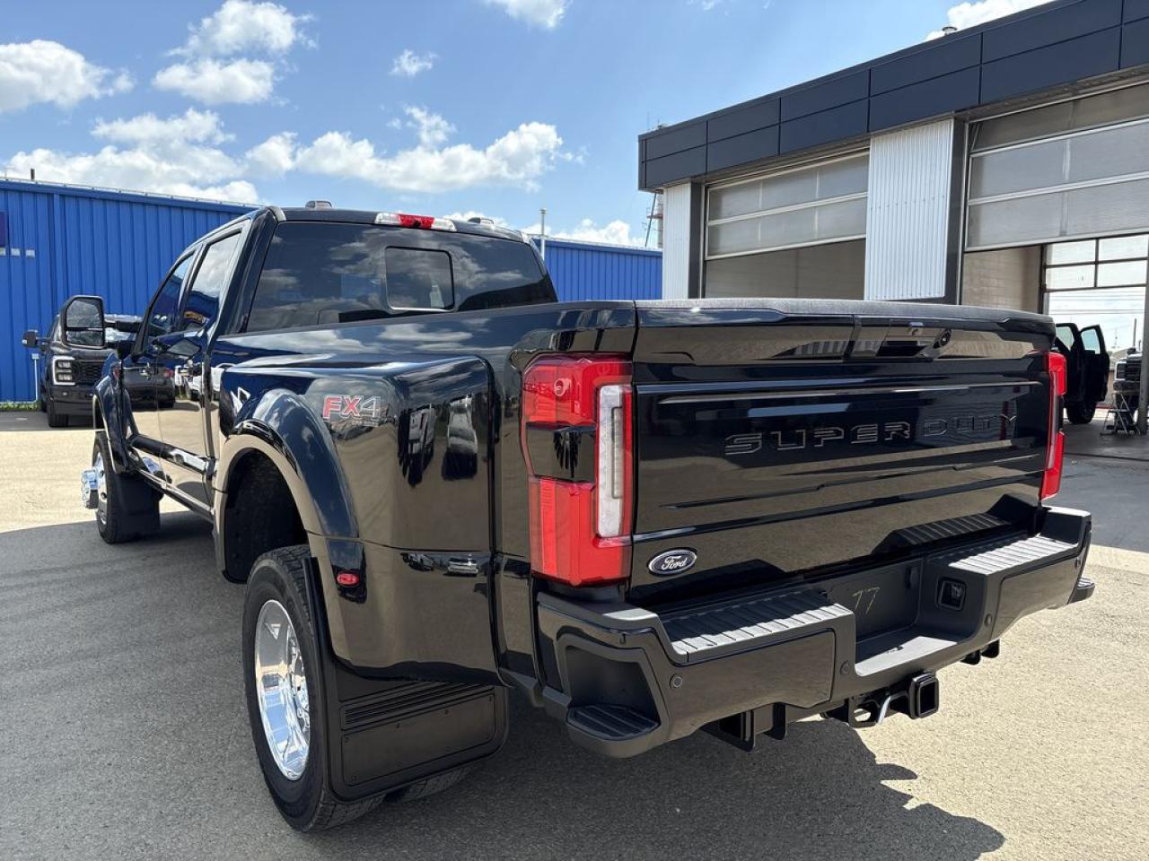 2025 Ford F-450 Super Duty DRW PLATINUM 8' Box 773A Photo4