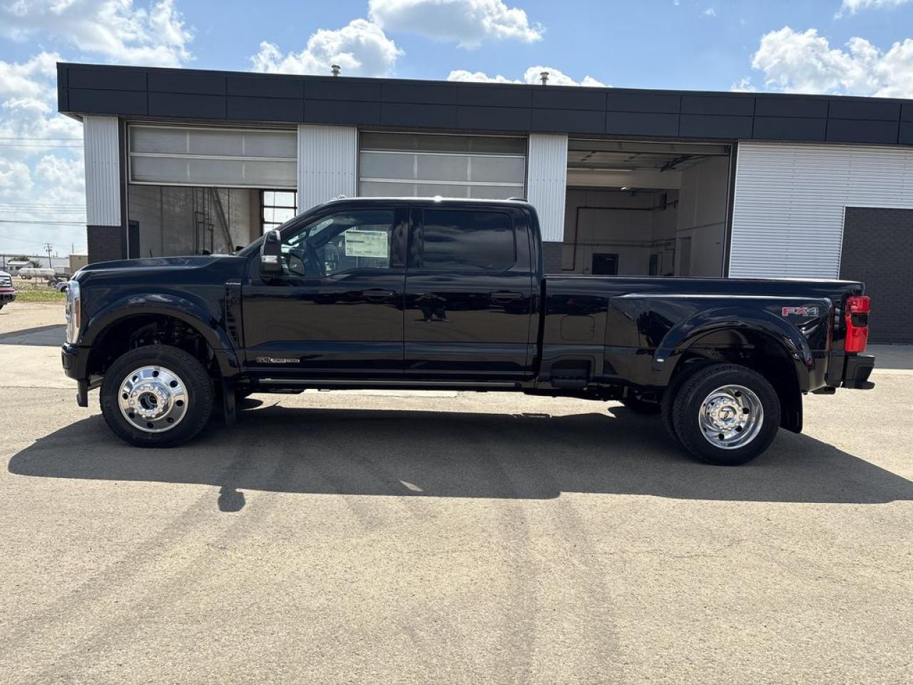 2025 Ford F-450 Super Duty DRW PLATINUM 8' Box 773A Photo