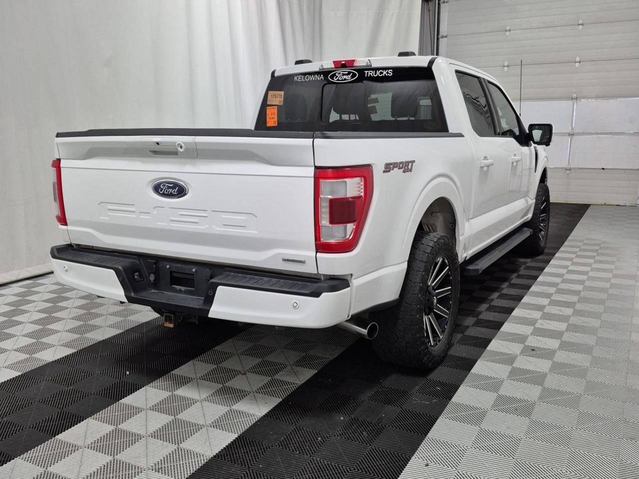 2022 Ford F-150 Lariat Photo2