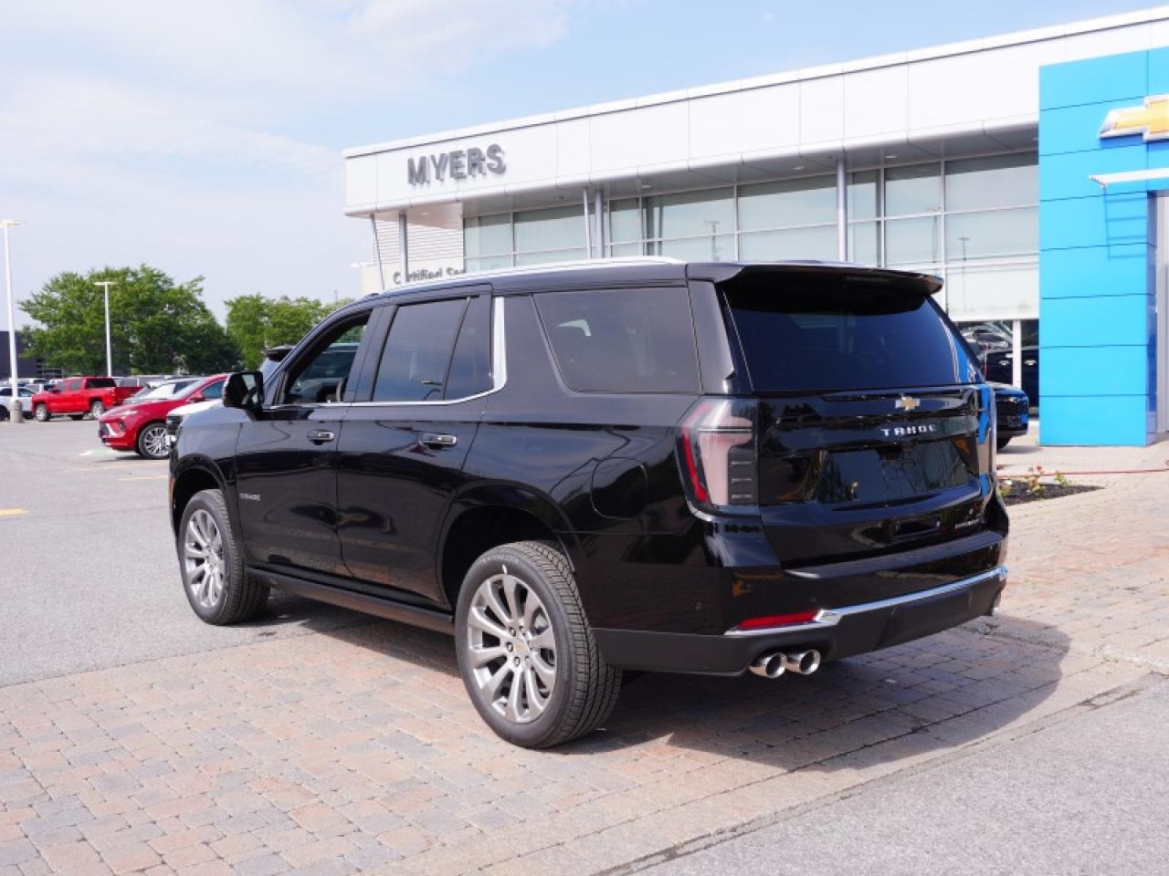 2025 Chevrolet Tahoe Premier  - Leather Seats Photo2