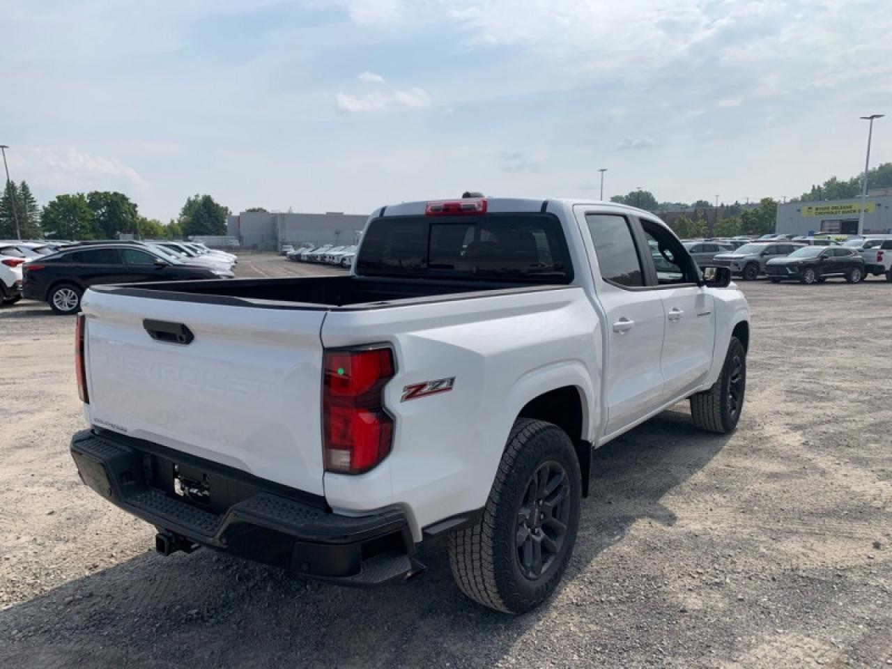 2025 Chevrolet Colorado Z71  - Sunroof Photo4