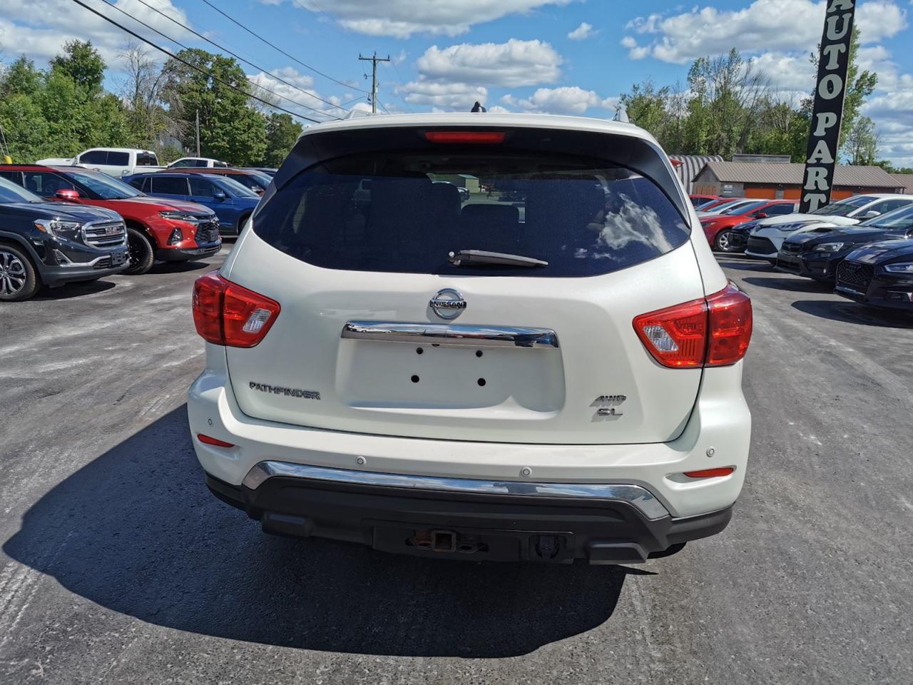 2017 Nissan Pathfinder SL 4WD - Photo #6