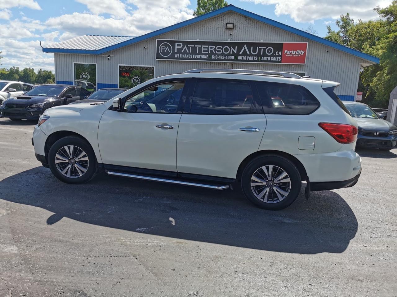 2017 Nissan Pathfinder SL 4WD - Photo #8