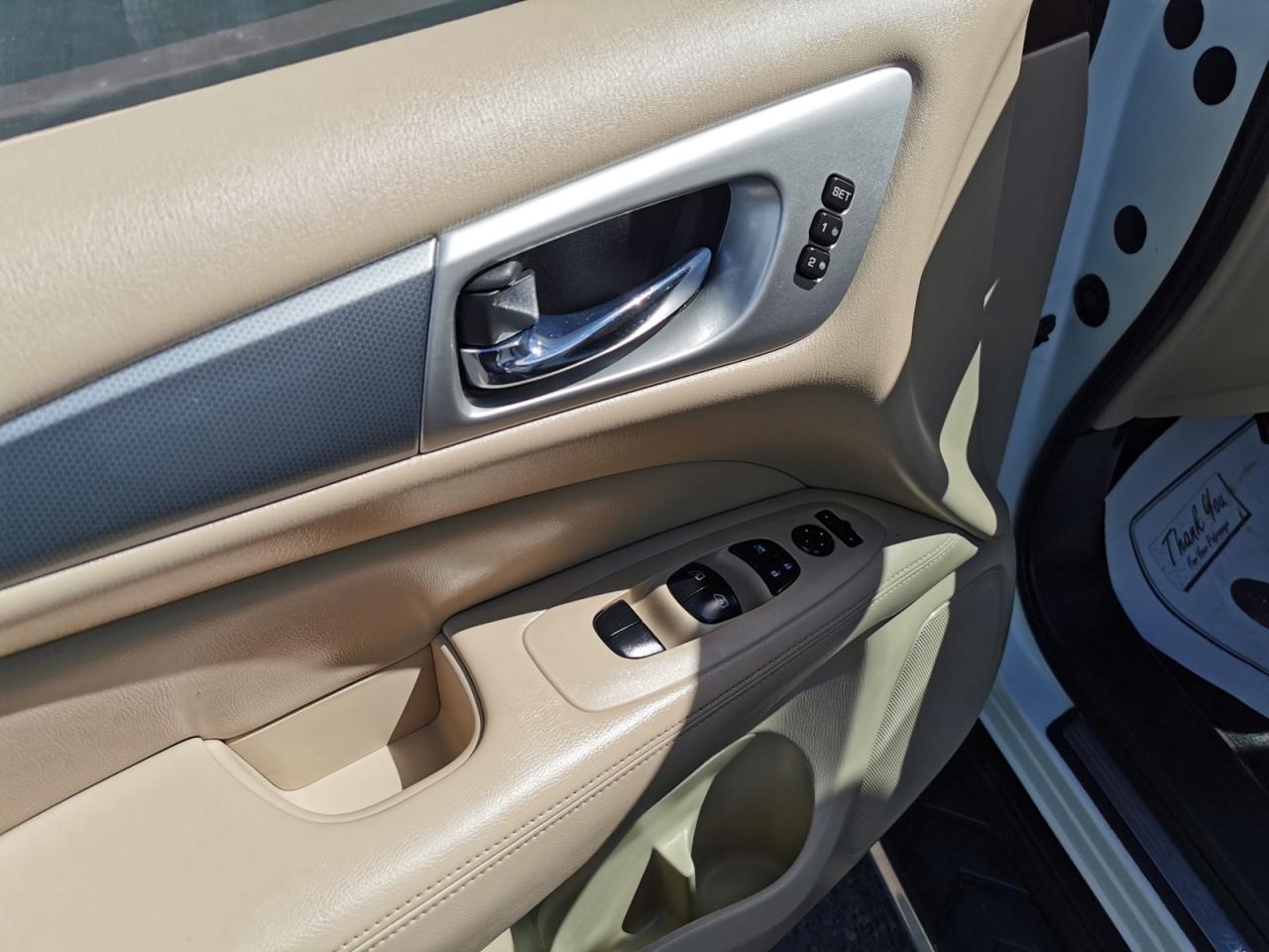 2017 Nissan Pathfinder SL 4WD - Photo #12