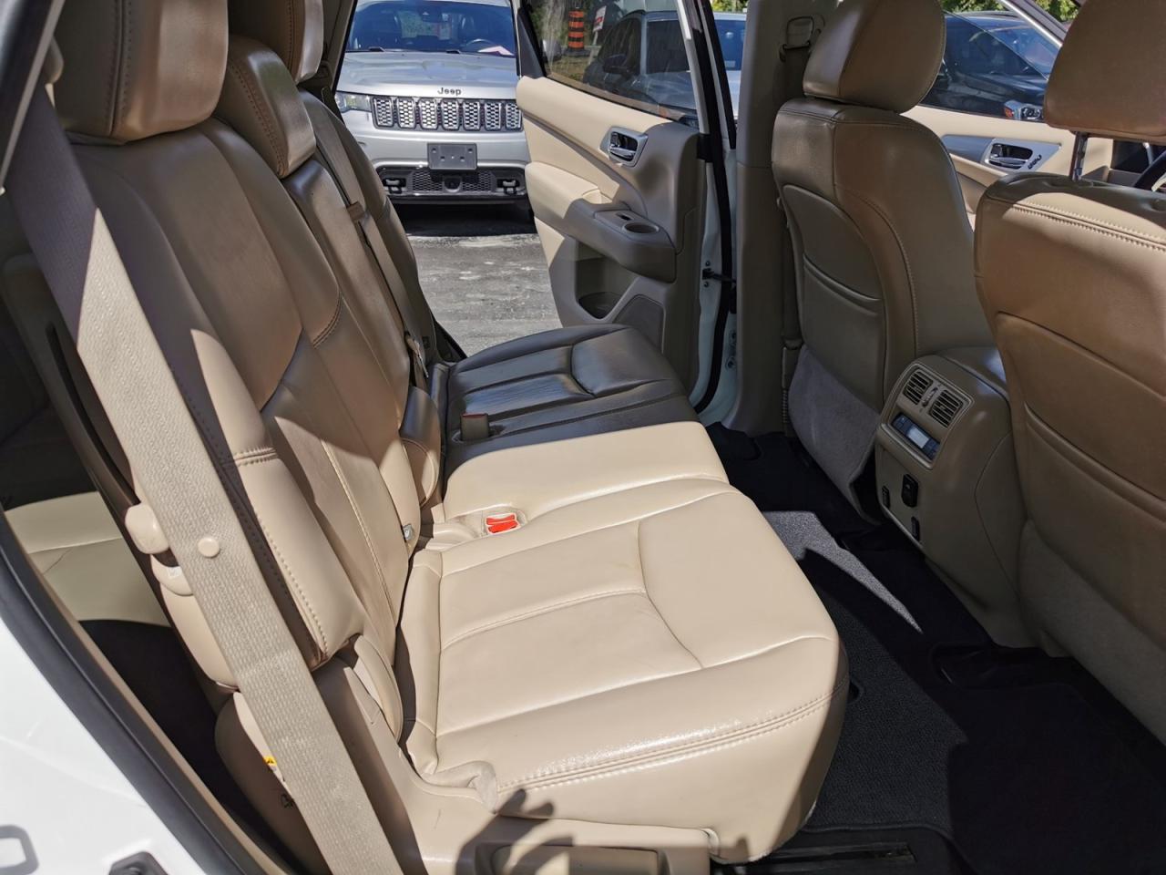 2017 Nissan Pathfinder SL 4WD - Photo #33