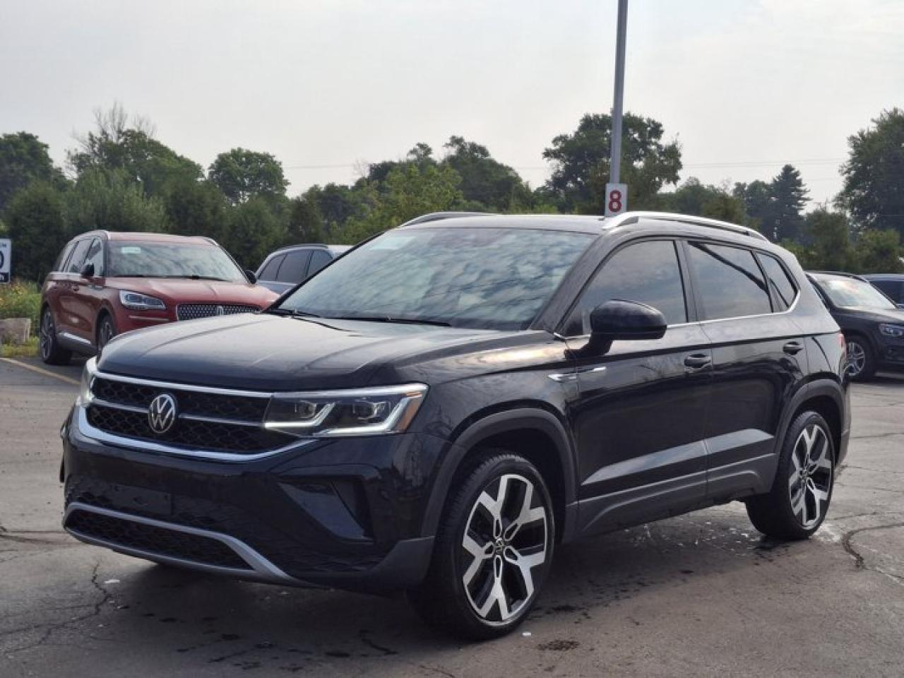 Used 2022 Volkswagen Taos Highline 4Motion | Leather | Sunroof | Nav | Adaptive Cruise | Apple CarPlay | Android Auto & More ! for sale in Guelph, ON