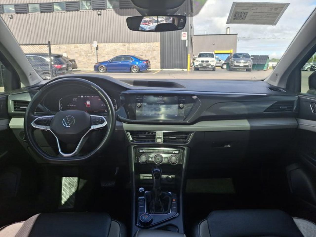 2022 Volkswagen Taos Highline 4Motion | Leather | Sunroof | Nav | Adaptive Cruise | Apple CarPlay | Android Auto & More ! Photo