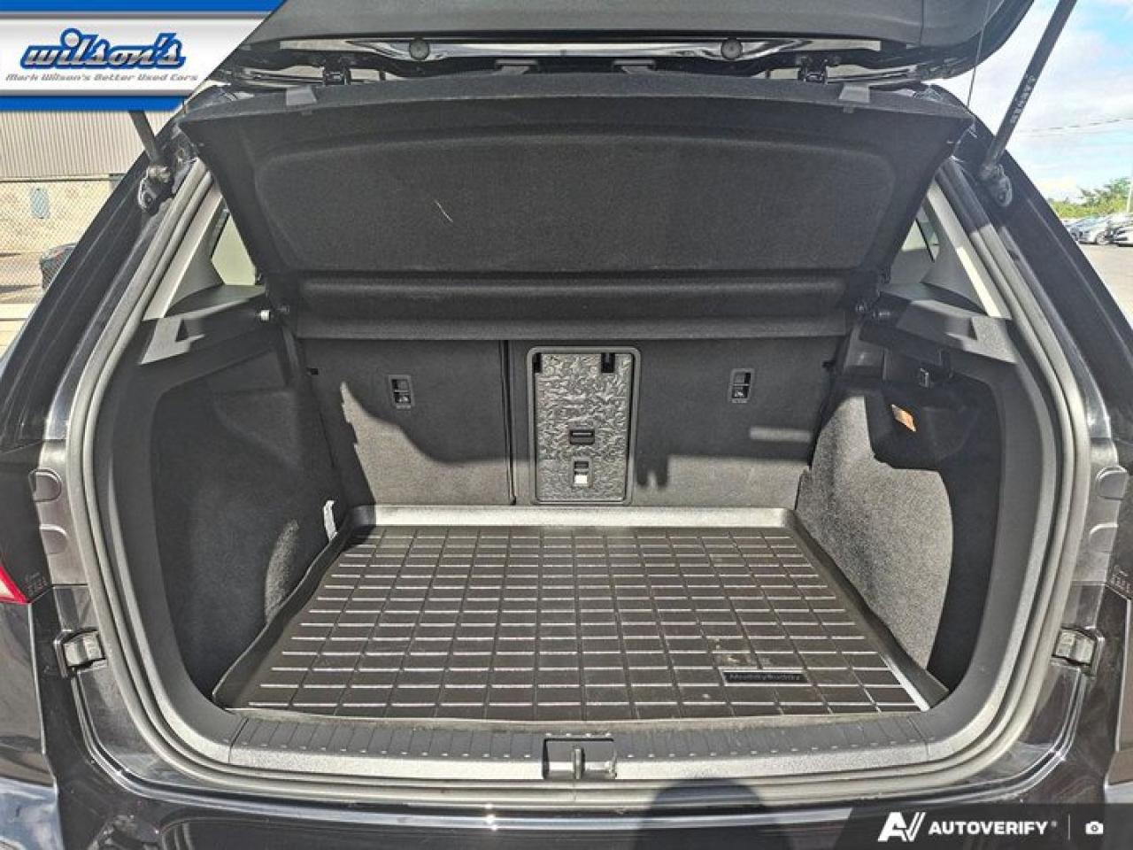 2022 Volkswagen Taos Highline 4Motion | Leather | Sunroof | Nav | Adaptive Cruise | Apple CarPlay | Android Auto & More ! Photo