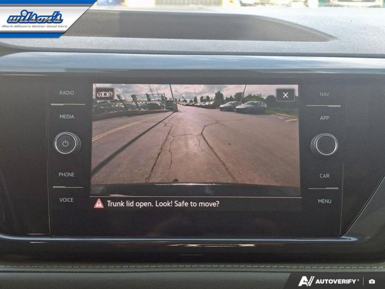 2022 Volkswagen Taos Highline 4Motion | Leather | Sunroof | Nav | Adaptive Cruise | Apple CarPlay | Android Auto & More ! Photo