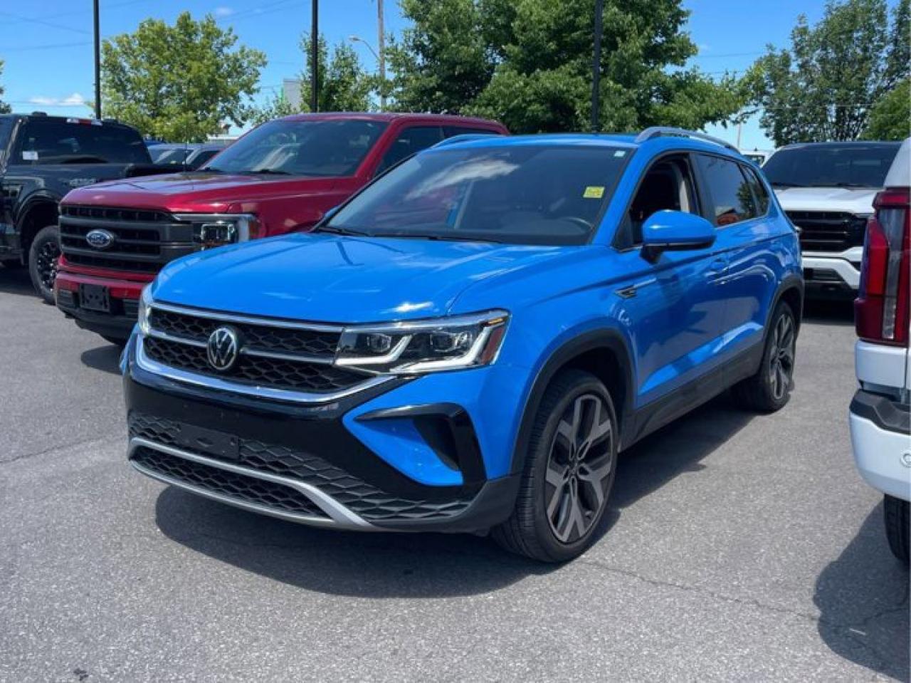 Used 2022 Volkswagen Taos Highline 4Motion | Leather | Sunroof | Nav | Adaptive Cruise | Apple CarPlay | Android Auto & More ! for sale in Guelph, ON