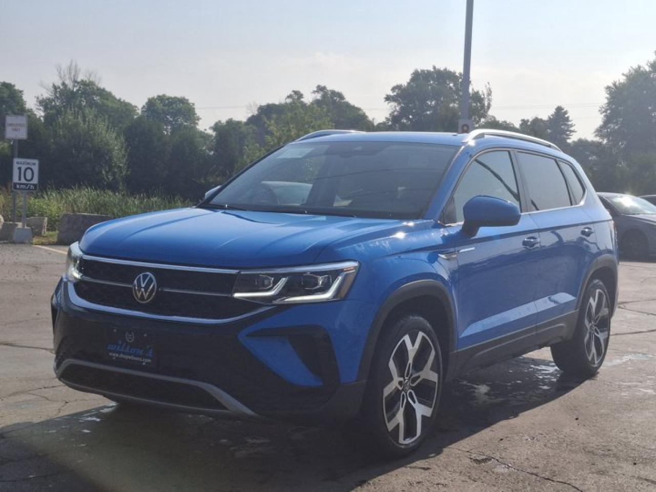 Used 2022 Volkswagen Taos Highline 4Motion | Leather | Sunroof | Nav | Adaptive Cruise | Apple CarPlay | Android Auto & More ! for sale in Guelph, ON
