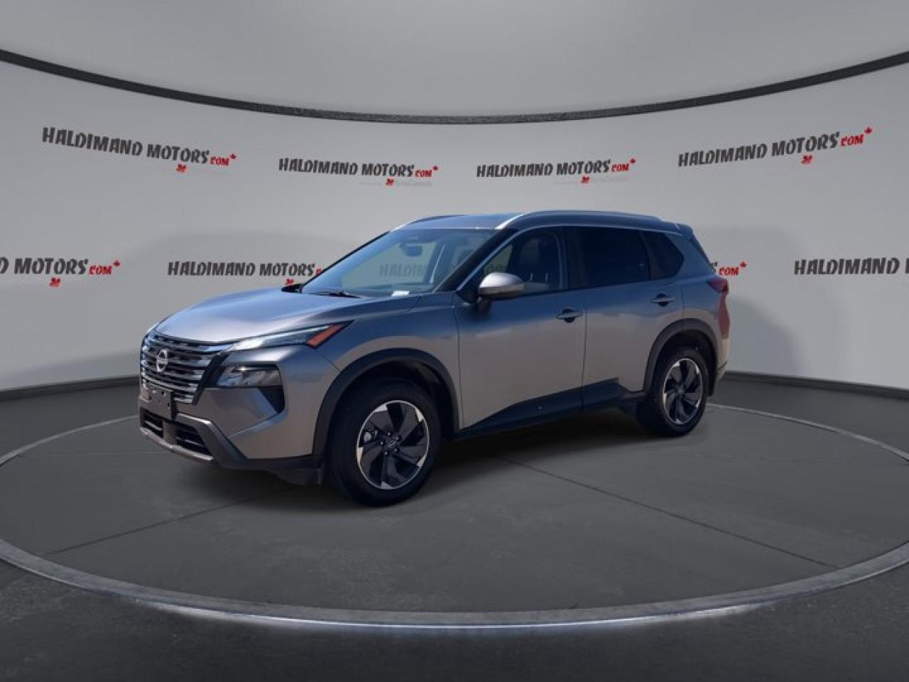 2025 Nissan Rogue SV Moonroof | AWD | One owner | Accident Free Photo3