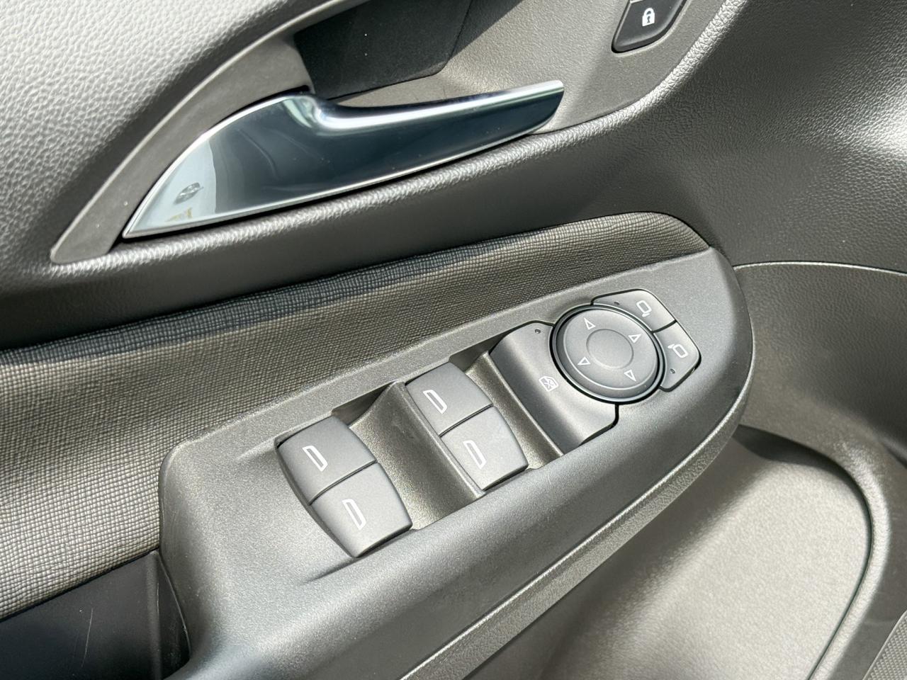 2025 Buick Envista Preferred 1.2L 3CYL WITH REMOTE START/ENTRY, HEATED SEATS, HEATED STEERING WHEEL, HD REAR VISION CAMERA, ANDROID AUTO AND APPLE CARPLAY Photo