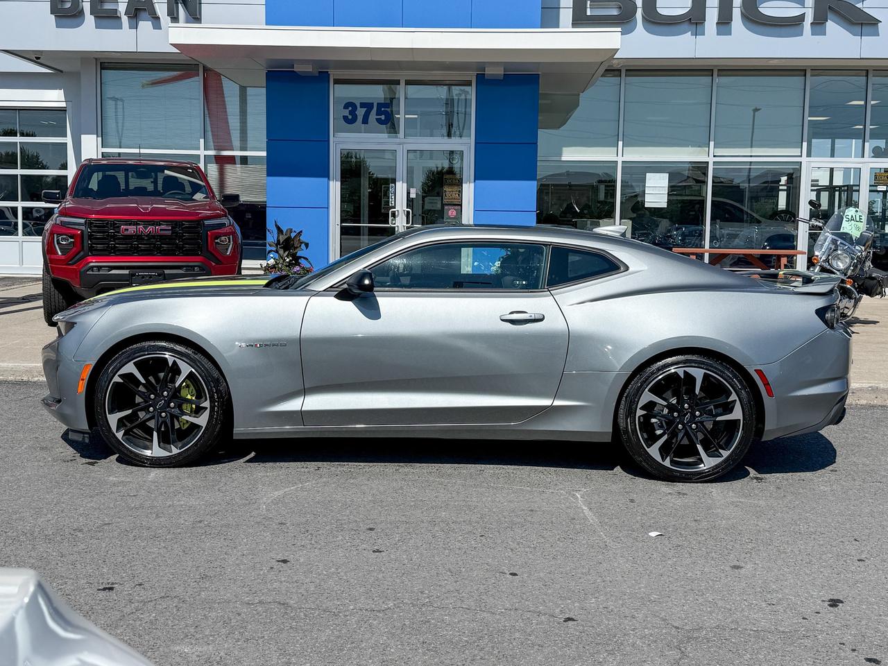 2023 Chevrolet Camaro 2LT ONE OWNER LOCAL TRADE COUPE, ORIGINALLY PURCHASED AT OUR DEALERSHIP, CLEAN CARFAX, 2.0L 4CYL TURBO AUTOIMATIC, SHOCK & STEEL SPECIAL EDITION, RS PACKAGE, BREMBO FRONT BRAKES, YELLOW PAINTED CALIPERS, Photo1