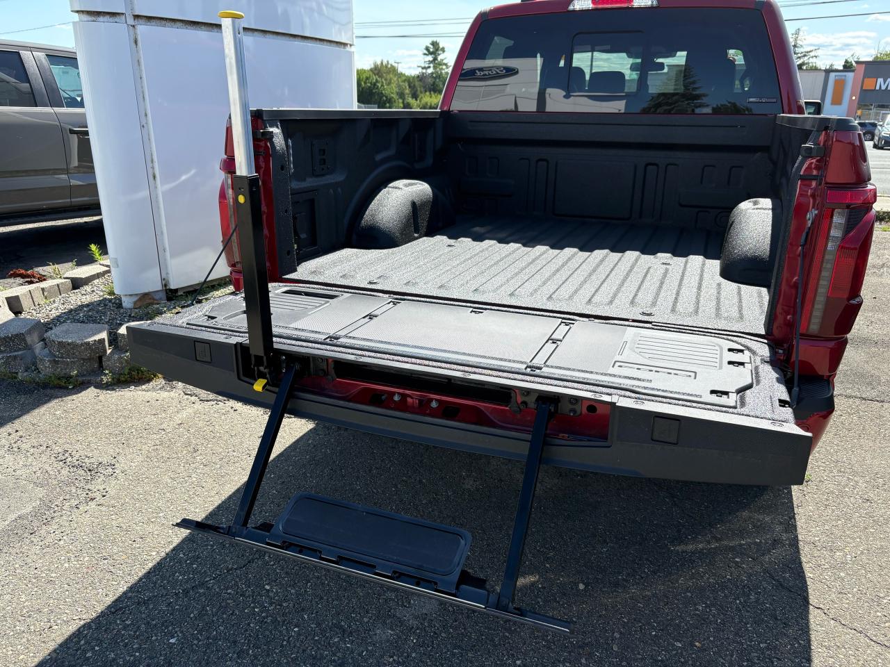 2025 Ford F-150  Photo2