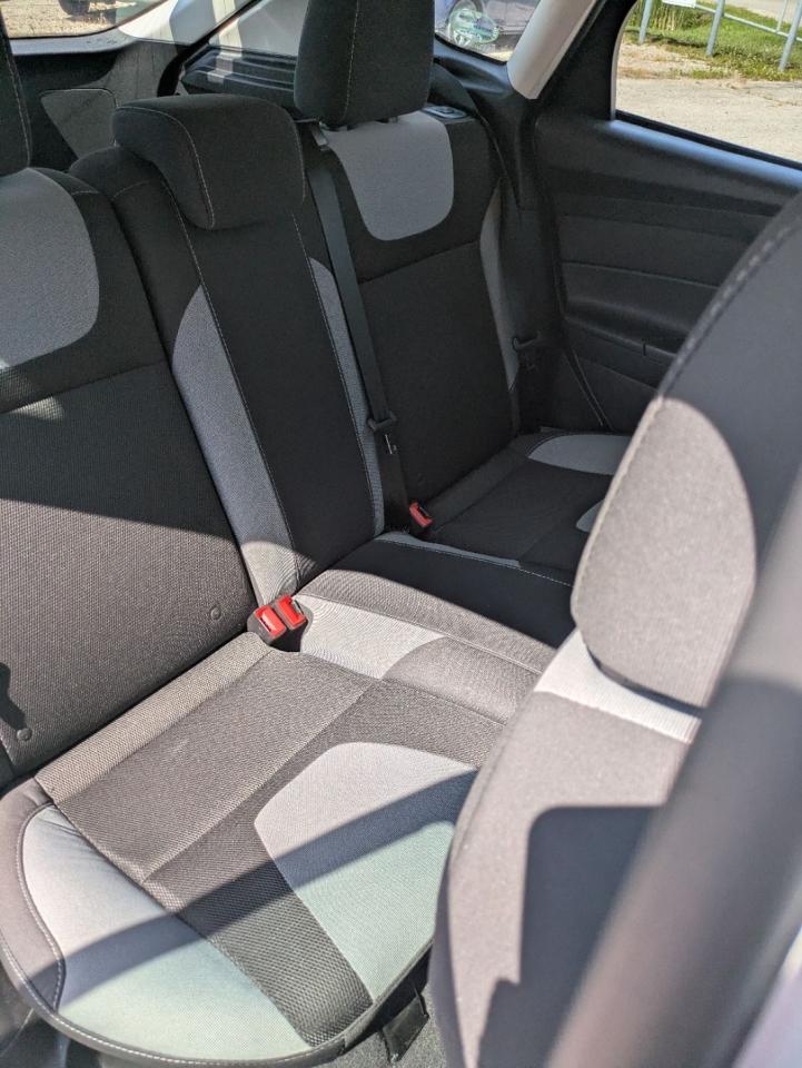 2014 Ford Focus SE - Photo #15