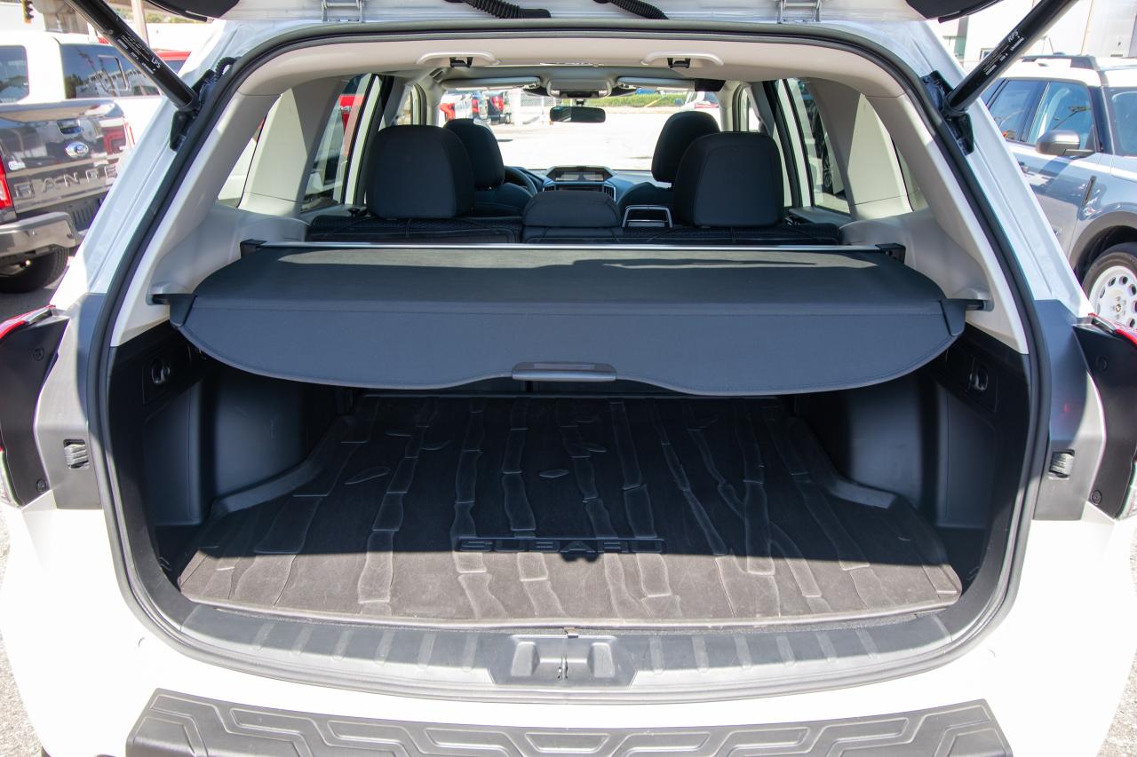 2022 Subaru Forester Touring CVT Photo5