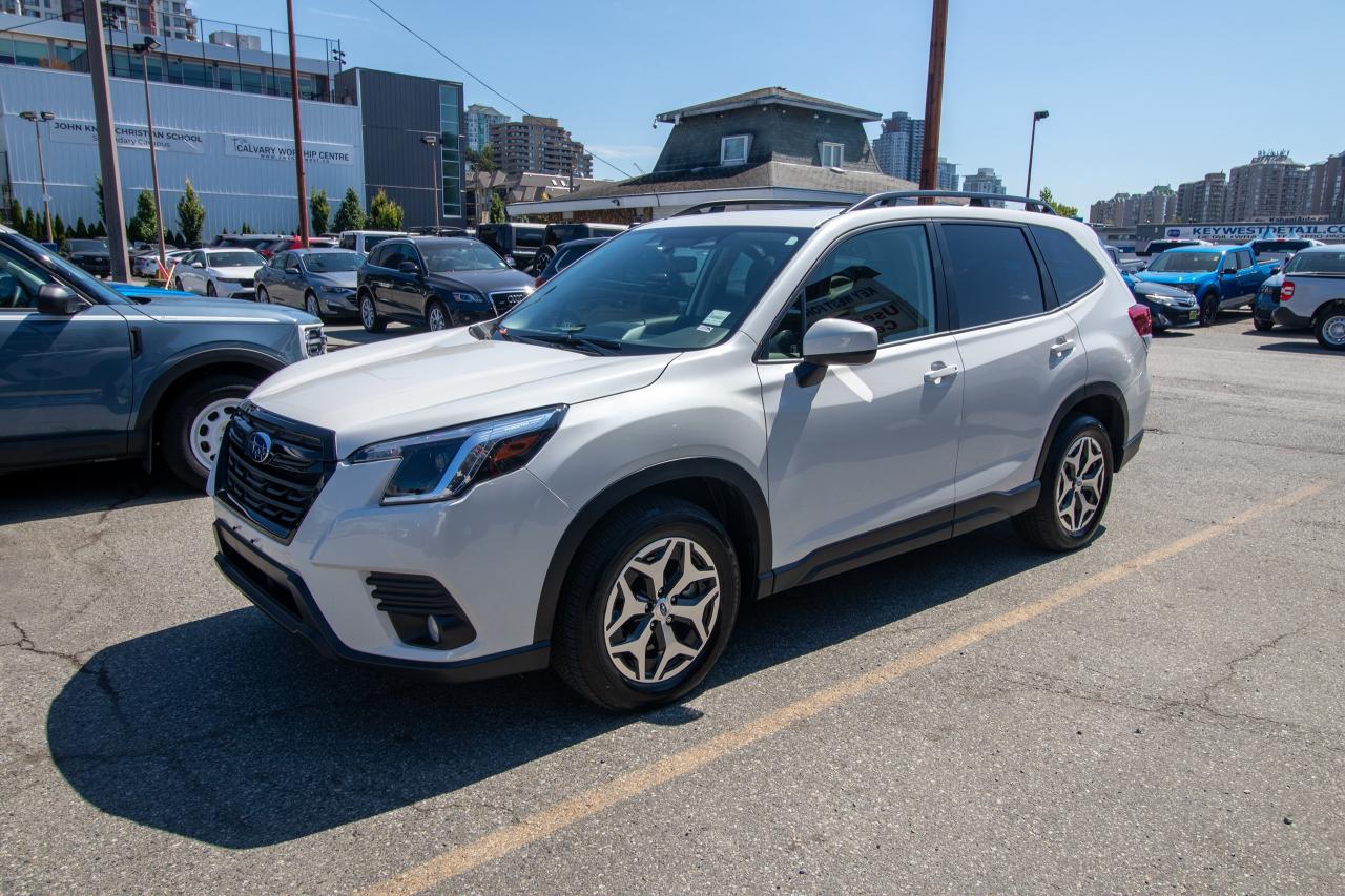 2022 Subaru Forester Touring CVT Photo1