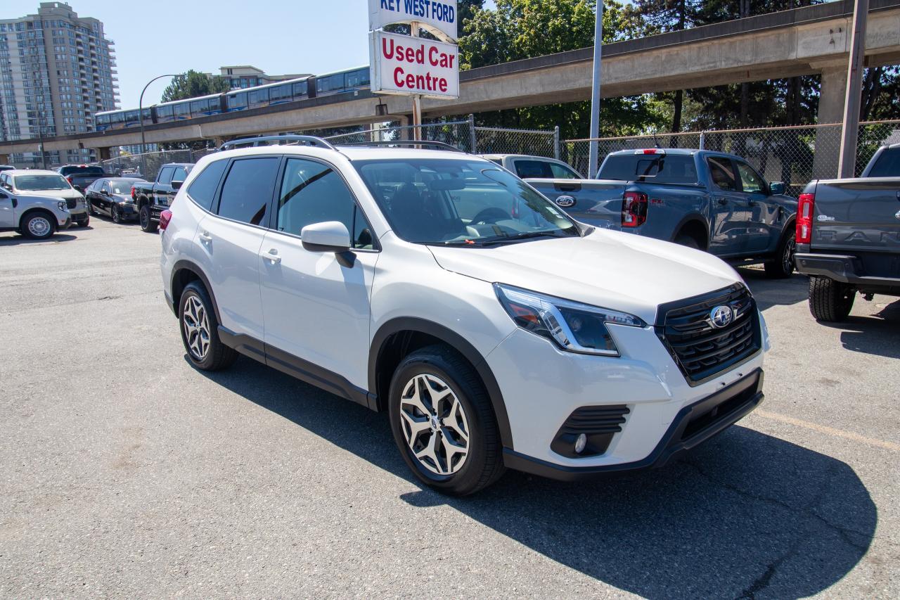 2022 Subaru Forester Touring CVT Photo3