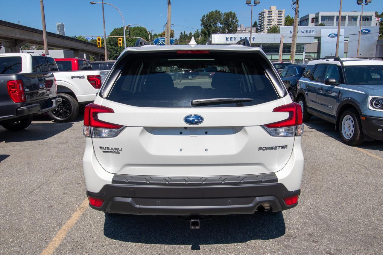 2022 Subaru Forester Touring CVT Photo5