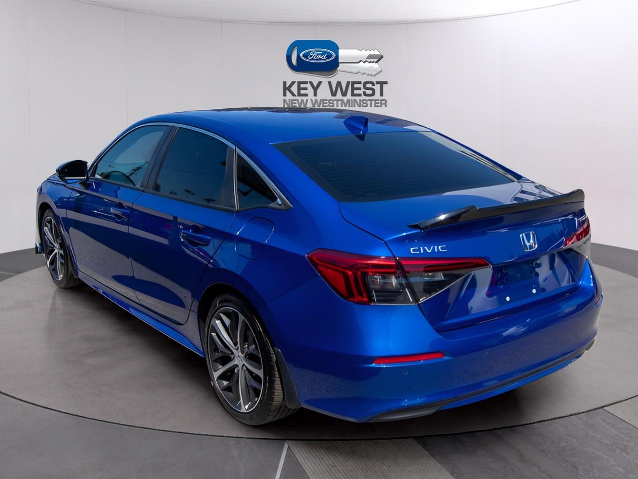 2023 Honda Civic Touring Photo2