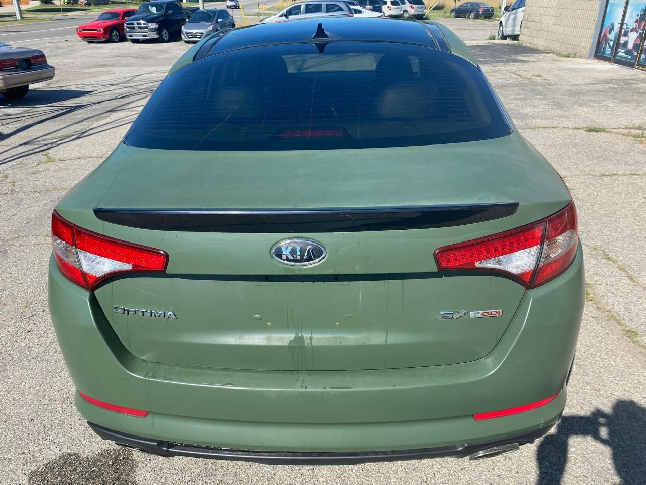2011 Kia Optima Turbo SX - Photo #10