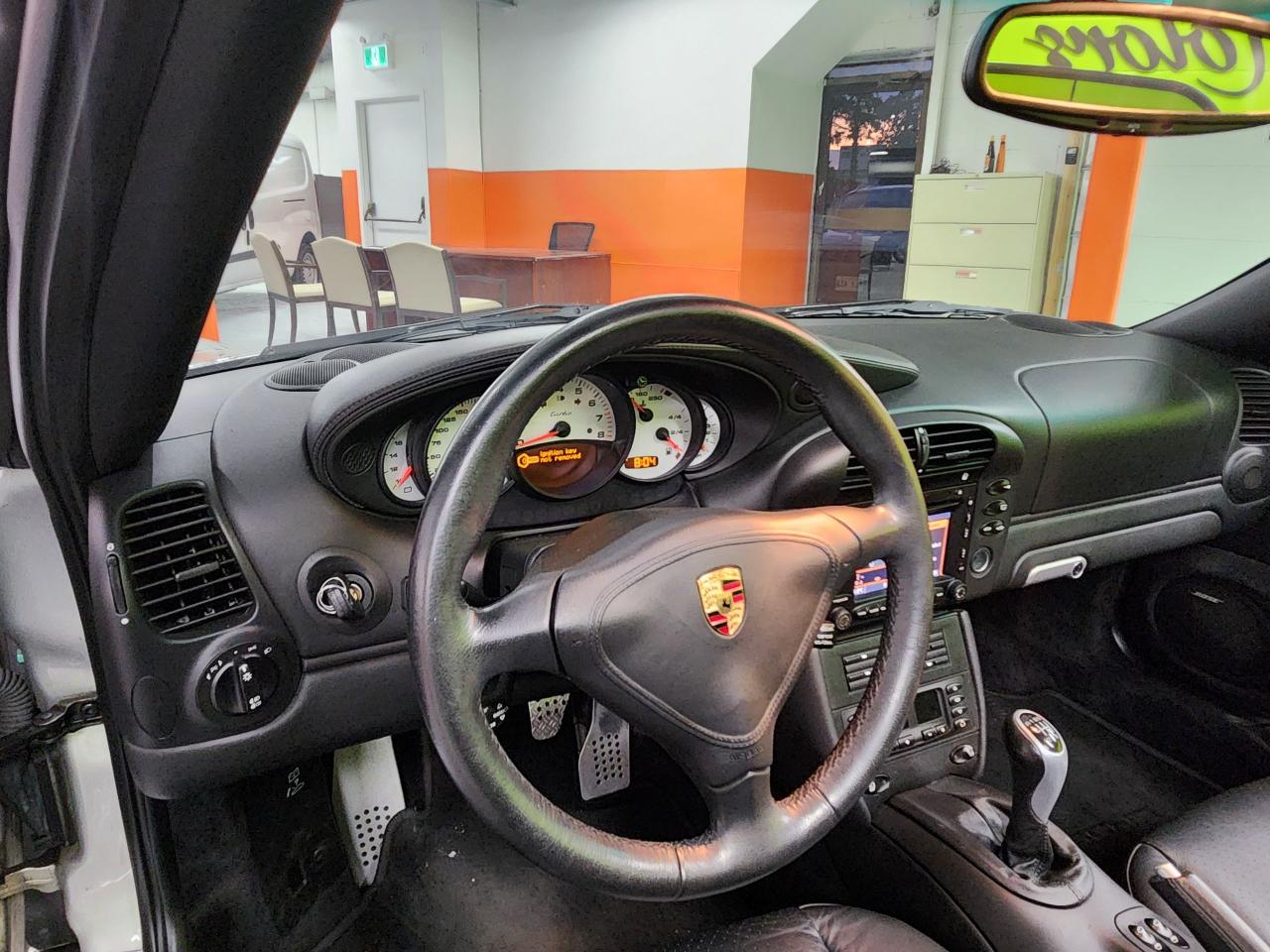 2004 Porsche 911 TURBO - Photo #17