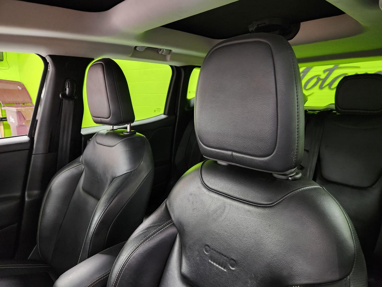 2016 Jeep Renegade Limited - Photo #24