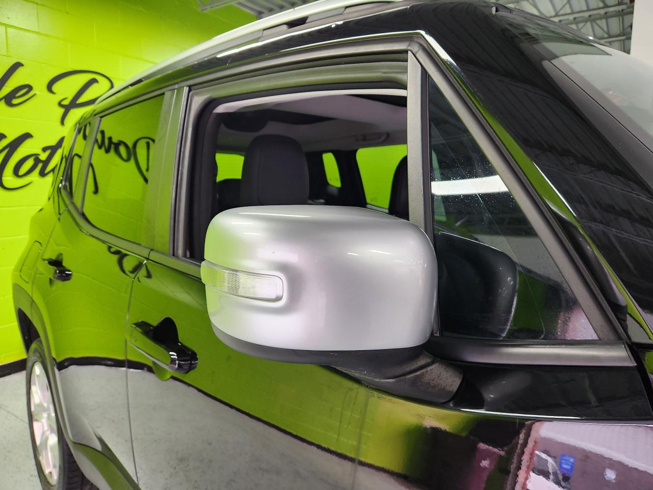 2016 Jeep Renegade Limited - Photo #29