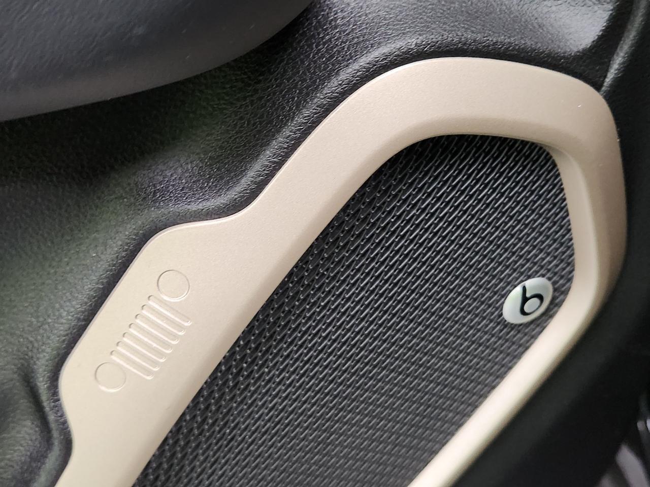 2016 Jeep Renegade Limited - Photo #17