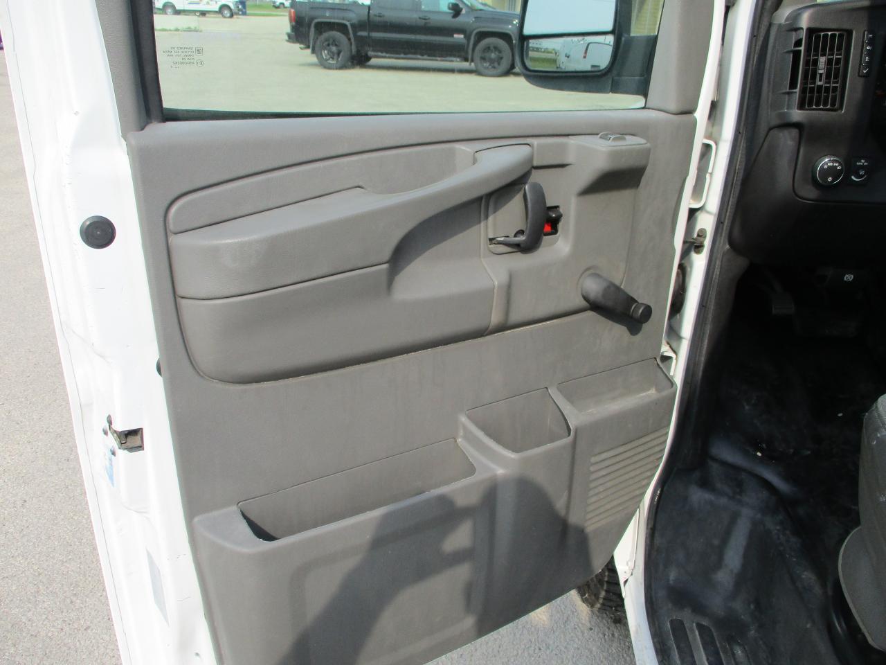 2013 Chevrolet Express Cargo Van  - Photo #9