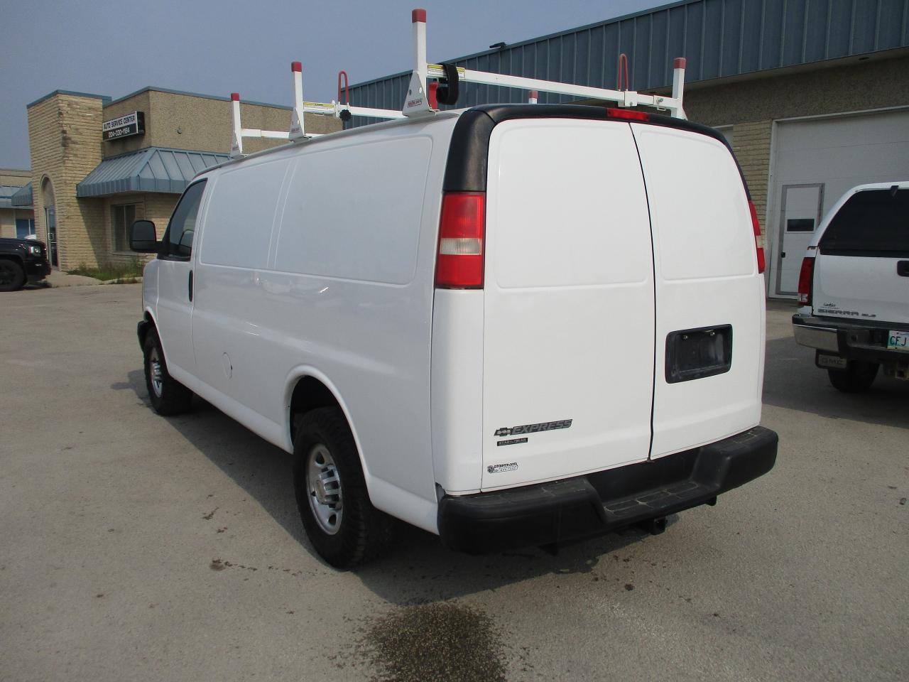 2013 Chevrolet Express Cargo Van  - Photo #6