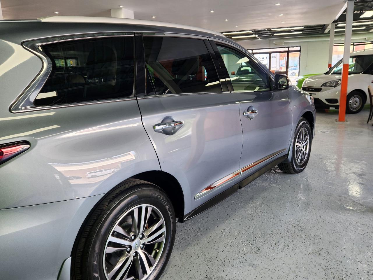2016 Infiniti QX60  - Photo #9