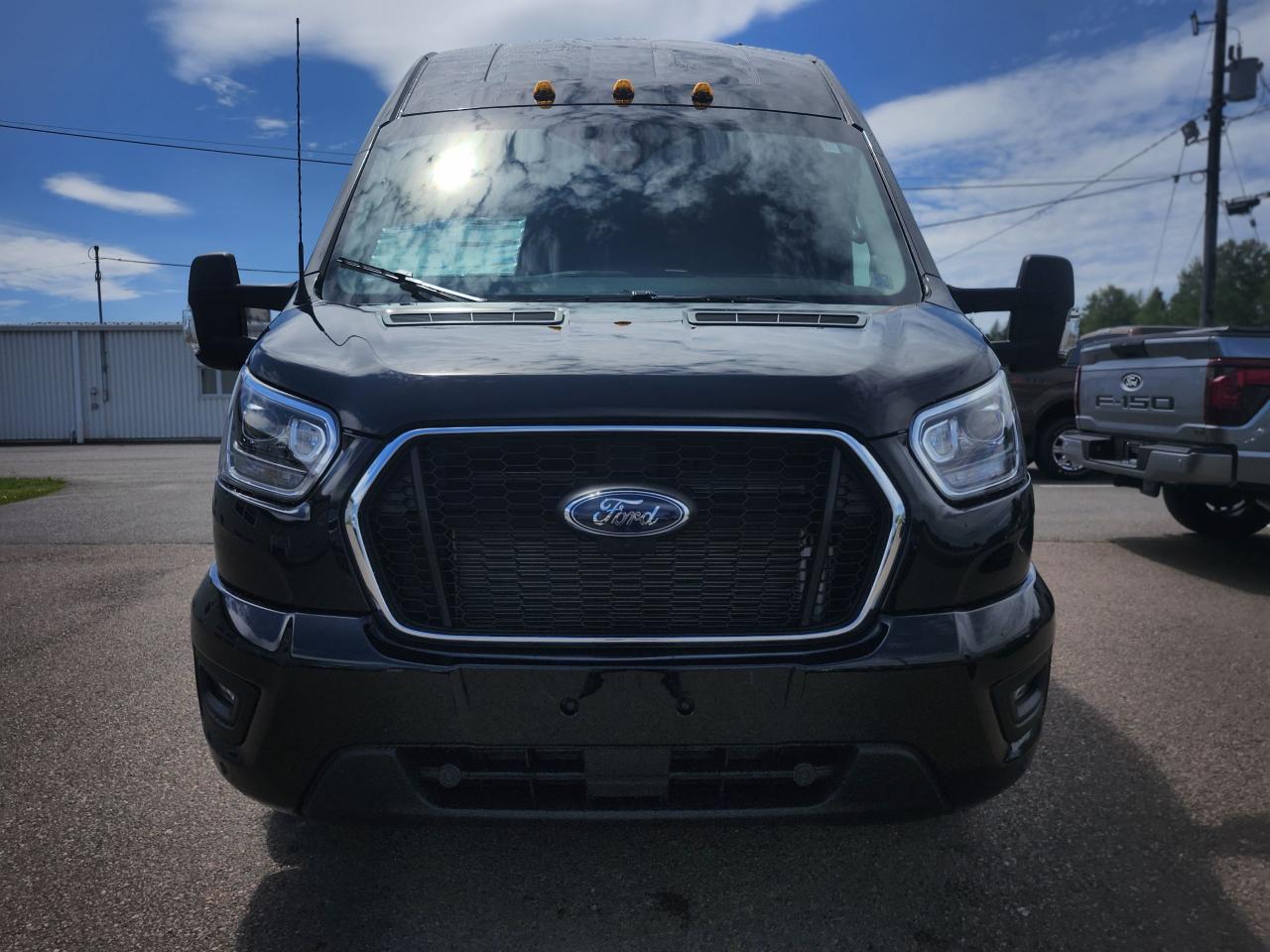 2025 Ford Transit Passenger Wagon T-350 HD 148" EL HIGH ROOF XLT DRW AWD Photo1