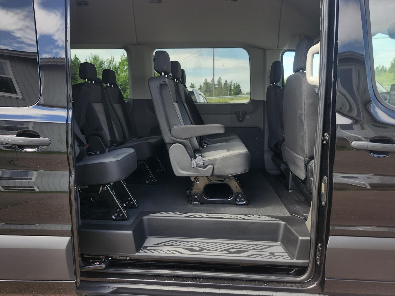 2025 Ford Transit Passenger Wagon T-350 HD 148" EL HIGH ROOF XLT DRW AWD Photo5