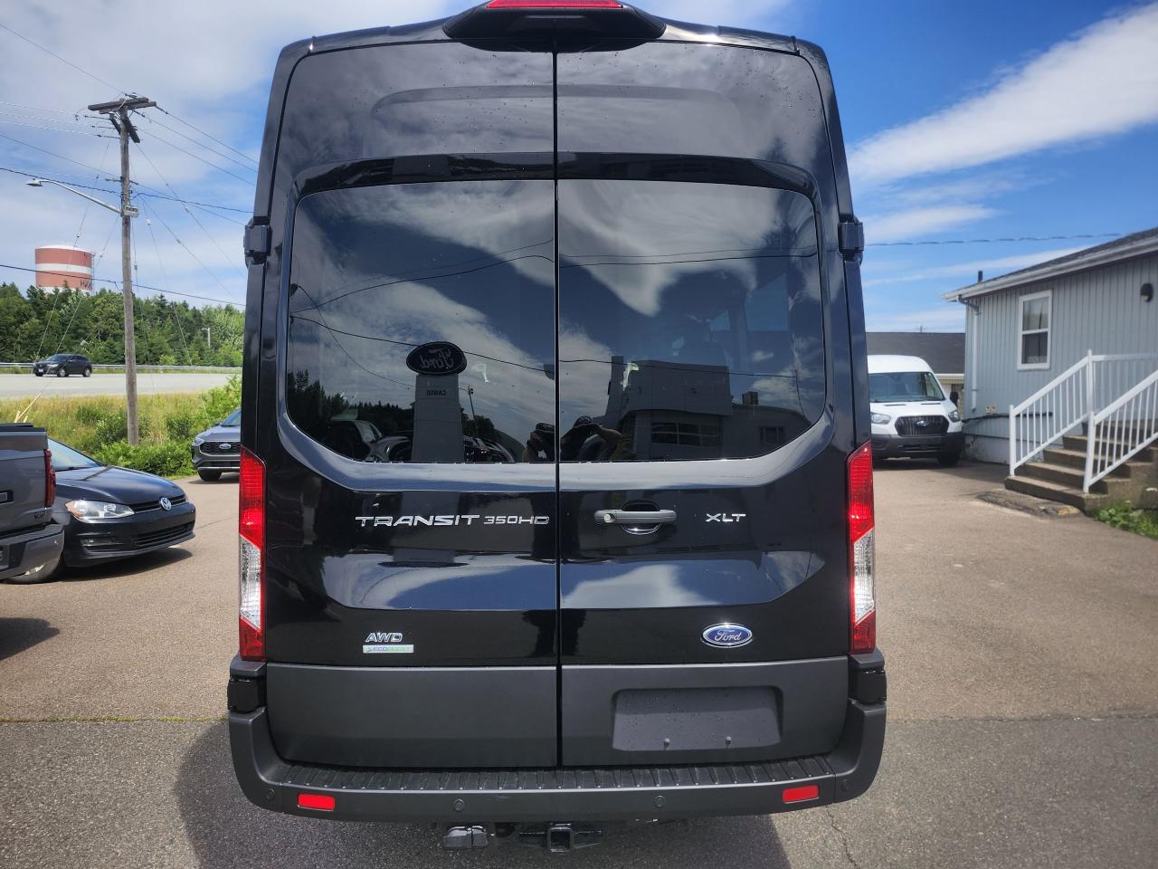 2025 Ford Transit Passenger Wagon T-350 HD 148" EL HIGH ROOF XLT DRW AWD Photo5