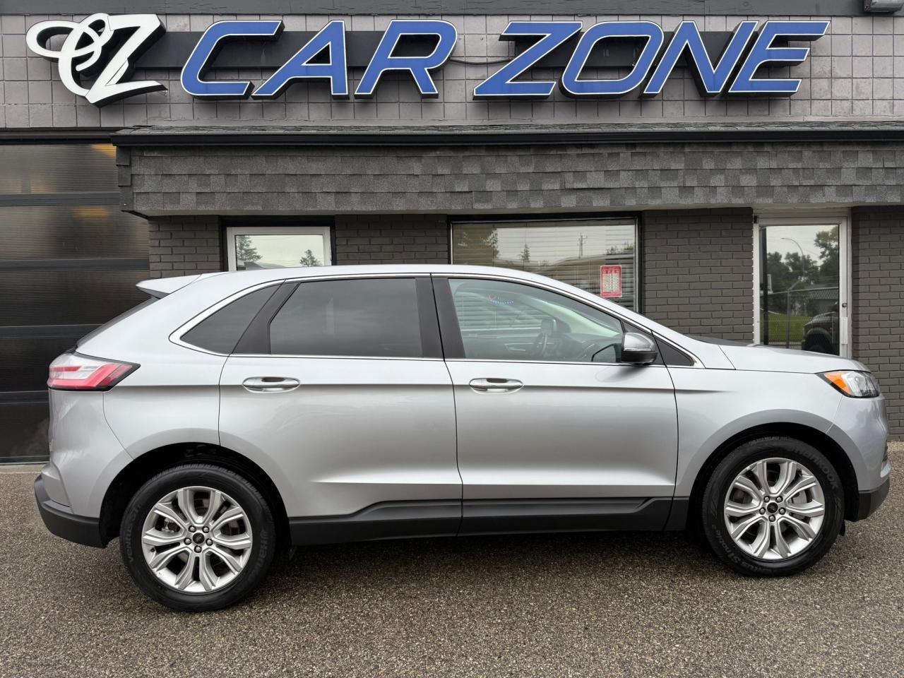 2023 Ford Edge Titanium AWD | PANO | Warranty Options - Photo #2