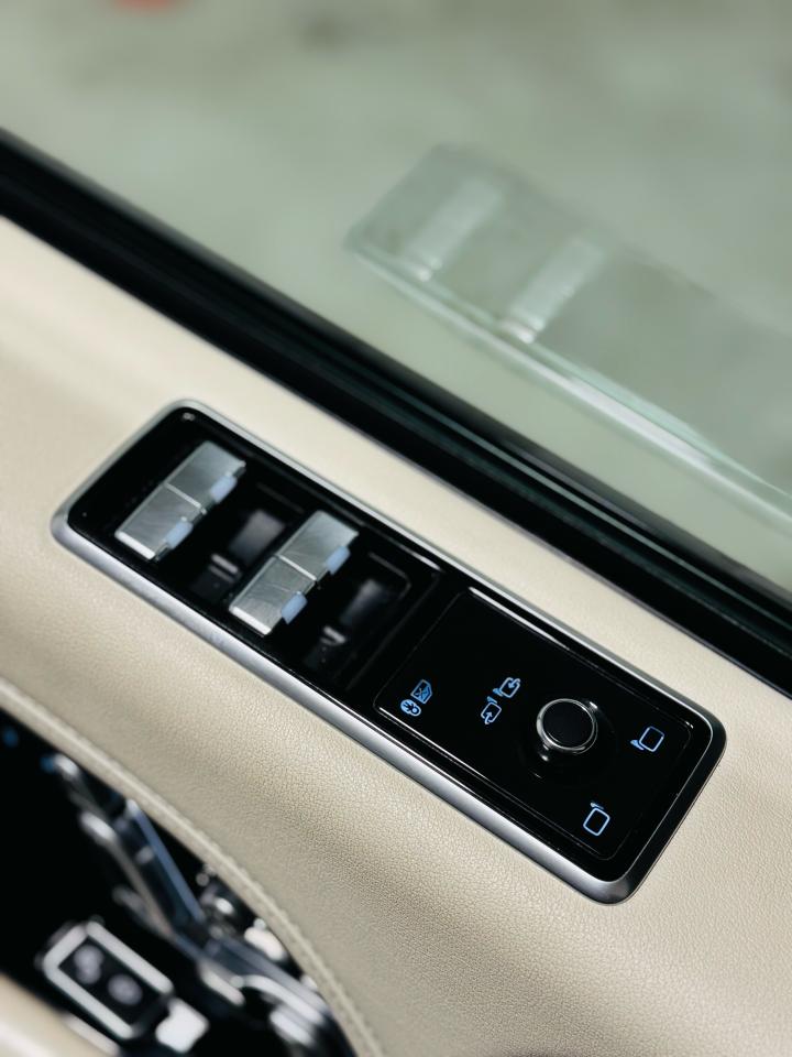 2019 Land Rover Range Rover V8 Supercharged SWB - Photo #6