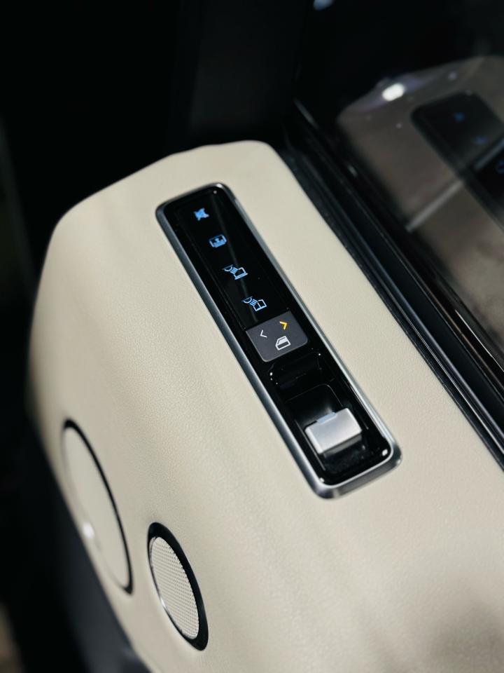 2019 Land Rover Range Rover V8 Supercharged SWB - Photo #25