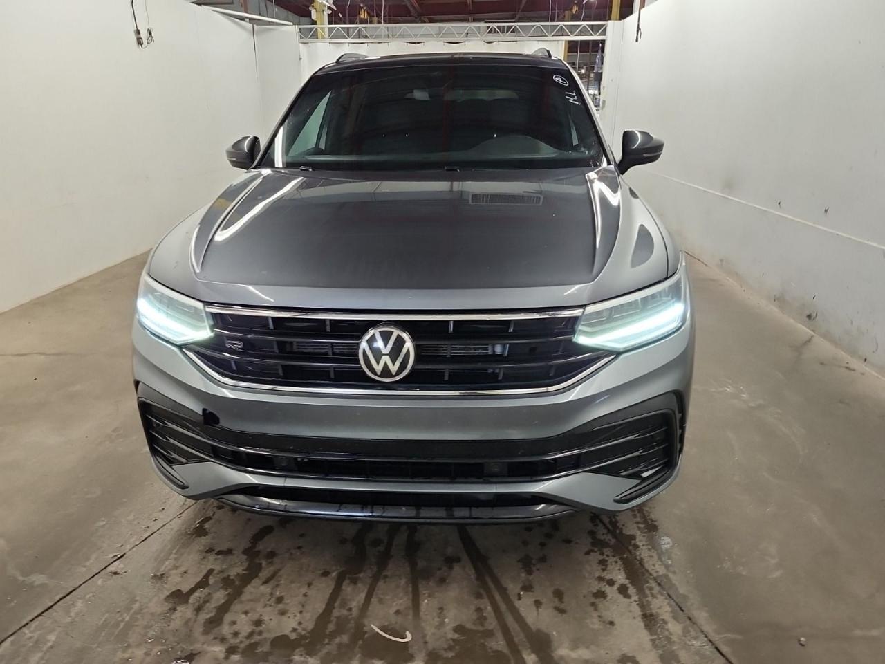 2022 Volkswagen Tiguan Comfortline R-Line Black Edition Photo