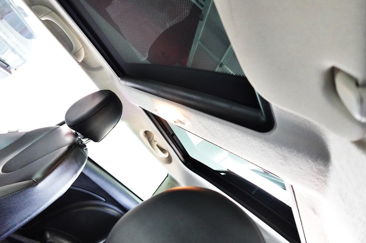 2013 MINI Cooper 2DR HARDTOP, NO ACCIDENT, FULLY SERVICED, PANOROOF - Photo #18