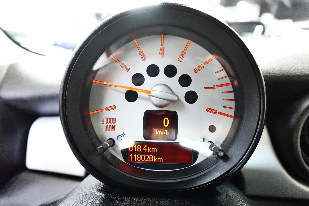 2013 MINI Cooper 2DR HARDTOP, NO ACCIDENT, FULLY SERVICED, PANOROOF - Photo #27