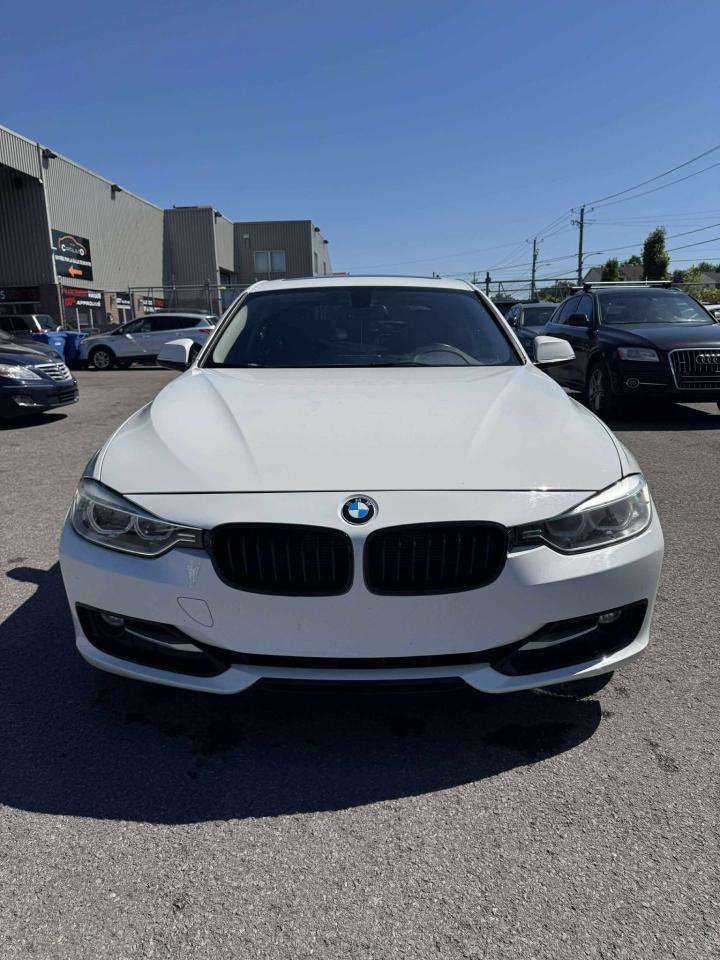 2014 BMW 3 Series 320i xDrive - Photo #2